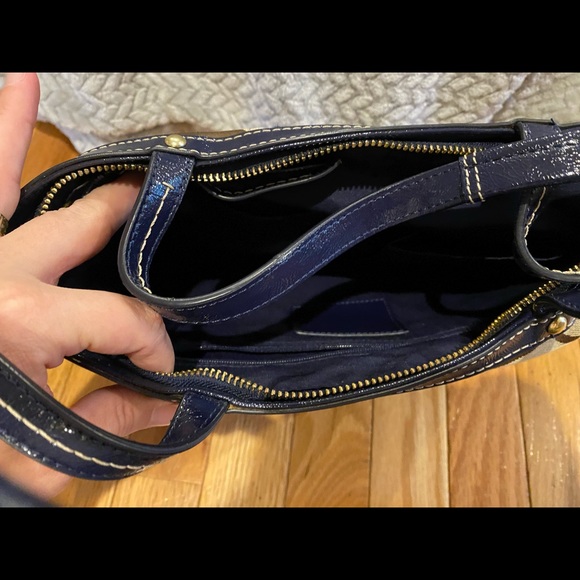 Coach shoulder bag and matching wallet - Picture 4 of 9